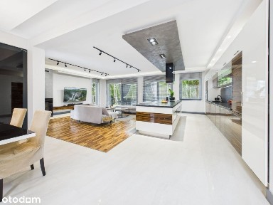 Parterowy, nowoczesny dom przy Parku Kampinowskim.