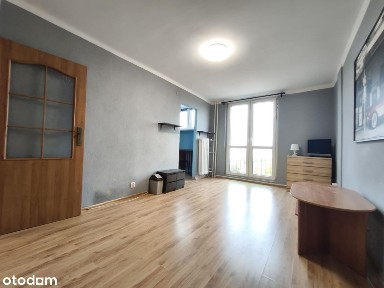 Dobra lokalizacja. Ulica Adamieckiego.