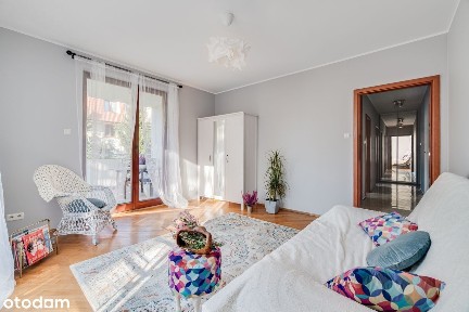 Ciche 2 pokoje, kuchnia z jadalnią, taras, winda