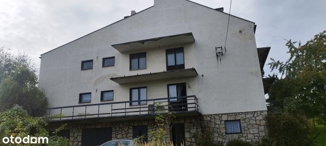 Dwurodzinny,dwupiętrowy z garażami!