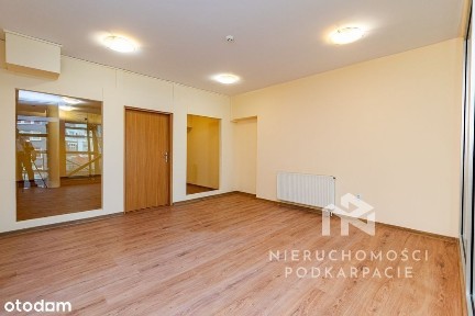 Lokal biurowy do wynajęcia - 62 m²