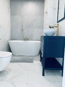 Stylowa kawalerka z wanną bez pośredników. Media w czynszu.