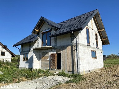 Dom w stanie deweloperskim w Zręcinie