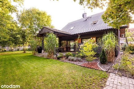 Komfortowy dom z zjawiskową działką świetnie skomunikowany