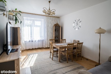 Przestronne, trzypokojowe mieszkanie na ul. Niezłomnych