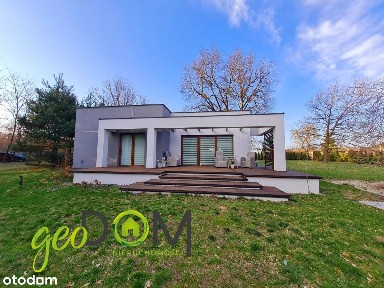 Nieruchomość dla miłośników ciszy i spokoju.