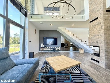 Złotoria, nowy dom w otoczeniu lasów