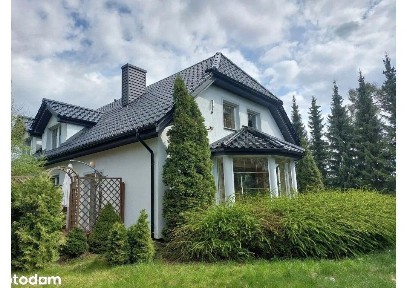 Dom w ogrodzie ze stawem, gm. Brodnica, Pojezierze