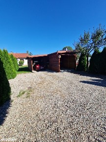 Dom wolnostojący z garażem i klimatyzacją