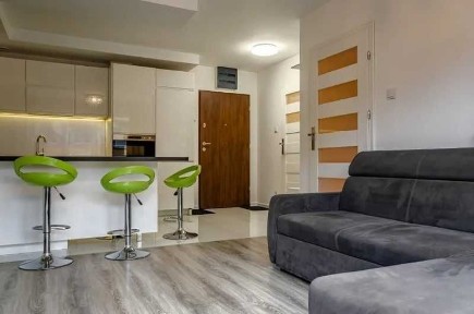 Eleganckie mieszkanie w spokojnej okolicy z komórką lokatorską