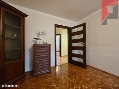 zadbane 3 pok mieszkanie na 1 piętrze