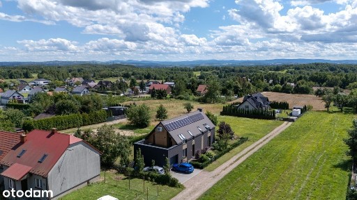 5 sypialni w energooszczędnej nowoczesnej stodole • 224 m²