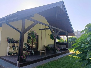 Komfortowy dom parterowy z użytkowym poddaszem