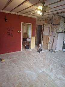 1 piętro, 3 -pokojowe, do własnej aranżacji