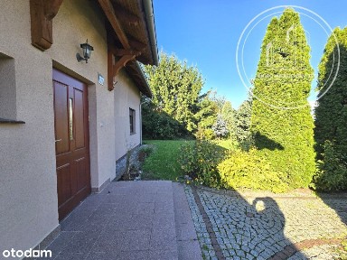 Dom wolnostojący z dużym ogrodem