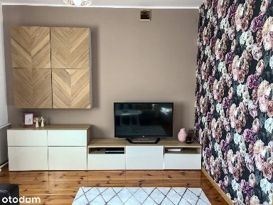 Przestronny dom z garażem i ogrodem w spokojnej okolicy (Wręczyca)