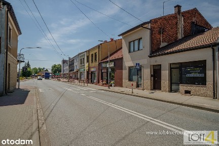 Dom z powierzchnią handlową w centrum Szczucina