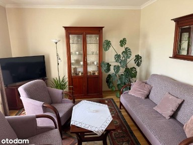 Na sprzedaż dom- dwa osobne wejścia.