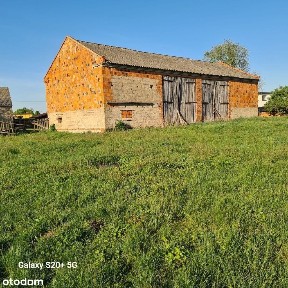 Dom z zabudowaniami gospodarczymi