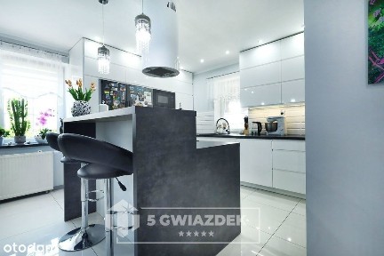 Piękny duży dom z niezależnym drugim mieszkaniem.