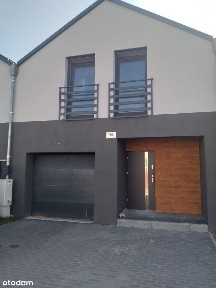 Dom w zabudowie szeregowej z ogródkiem. Centrum