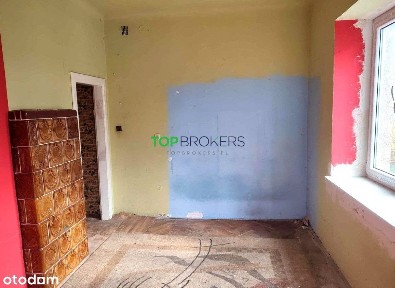 Trzy pokoje do remontu w przedwojennej kamienicy