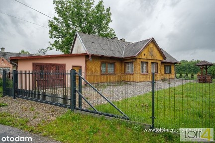 Drewniany dom z duszą w Borzęcinie