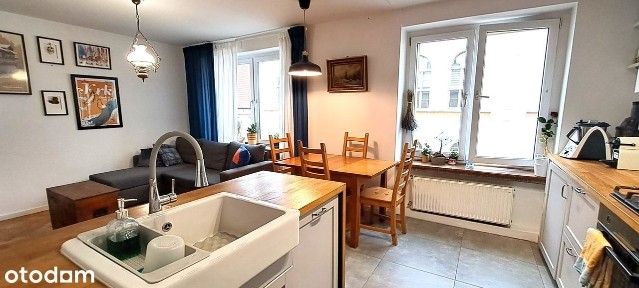 CENTRUM I DWA BALKONY I WYPOSAŻONE