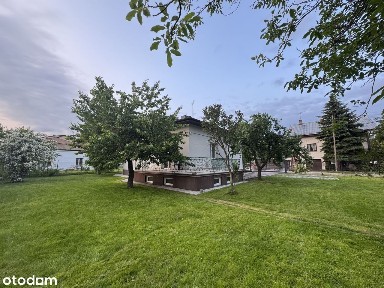 Dom na Zaciszu dla firmy