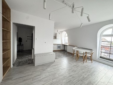 Sprzedam 2-pokojowe mieszkanie-blok z windą-ul. B. Joselewicza 7