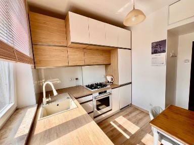 Sprzedam mieszkanie 2-pok 48,81m z garażem, Sanok ul. Lipińskiego 122