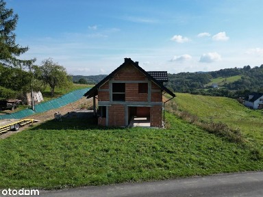 Dom w Żurawkach 7 - stan surowy otwarty.