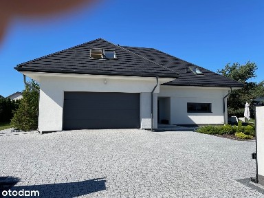 Budynek mieszkalny gotowy do zamieszkania.