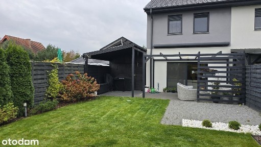 Zadbany i oszczędny dom, skrajny szereg. Fotowoltaika, klimatyzacja.