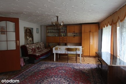 Połowa domu, podział w pionie, 2 garaże, stodoła