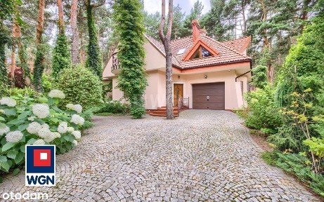 Elegancki dom na zamykanym osiedlu