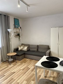 Sprzedam kawalerke przy Manufakturze