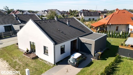Wolnostojący dom w Pniewach na kameralnym osiedlu