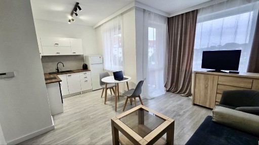 Bezpośrednio, 1 pokojowe, 1 piętro, umeblowane