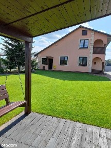 Dom z ogrodem w spokojnej okolicy