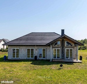 Dom w stylu dworkowym na dużej działce w Janczewie