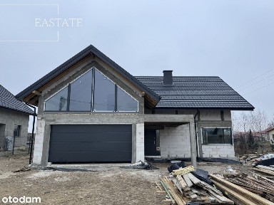 Z garażem, Cicha okolica, media