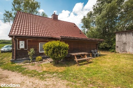 Siedlisko z solidnie wykonanym domem.