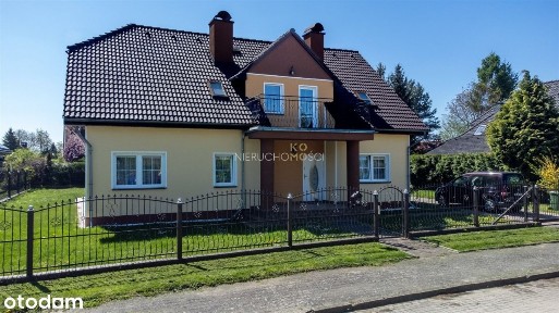 Piękny wolnostojący dom na willowym osiedlu !