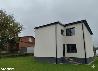 Dom po remoncie z pompą ciepła i fotowoltaiką