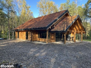 Dom z bala Zyzdrojowa Wola