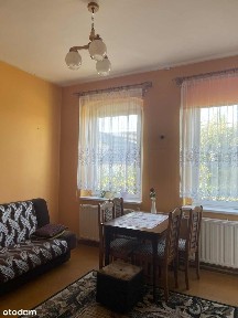 Mieszkanie 2 pokoje w starej szkole z czerwonej cegły