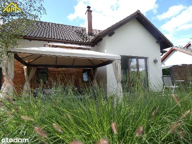 Dom wolnostojący z poddaszem użytkowym, 5 pokoi