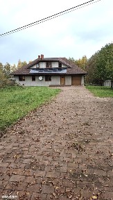 Dom z potencjałem w Drużbicach w spokojnej okolicy.