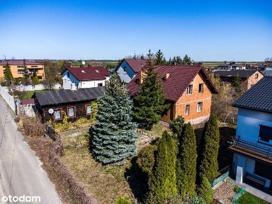 Dom do wykończenia z potencjałem w Moszczenicy